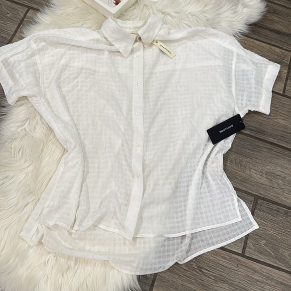 🤍MAX STUDIO Women's Seersucker Short Sleeve Shirt - Picture 5 of 13